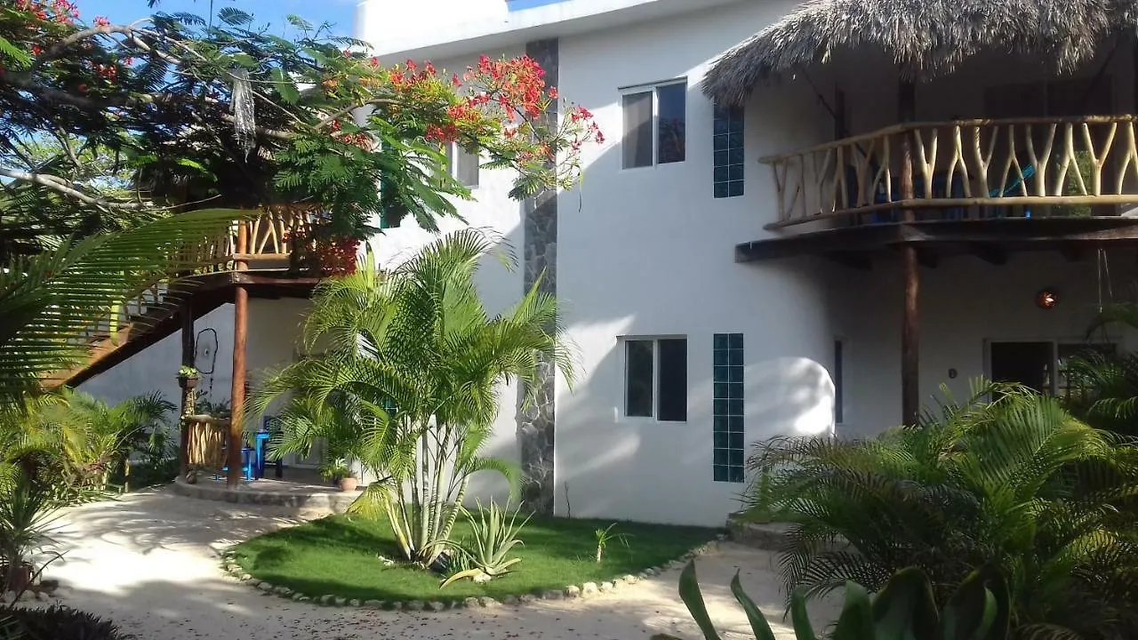 Hotel Zamunda Garden View Tulum